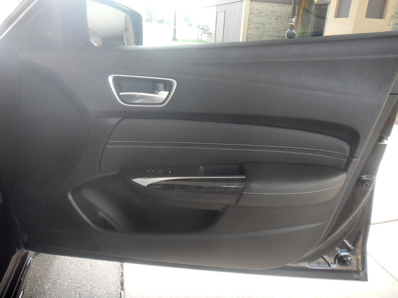 Acura TLX photo 22