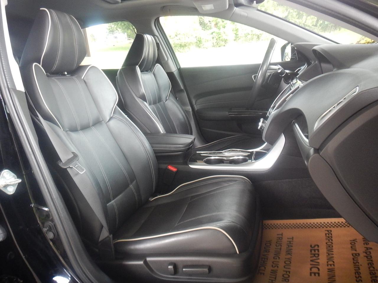 Acura TLX photo 14