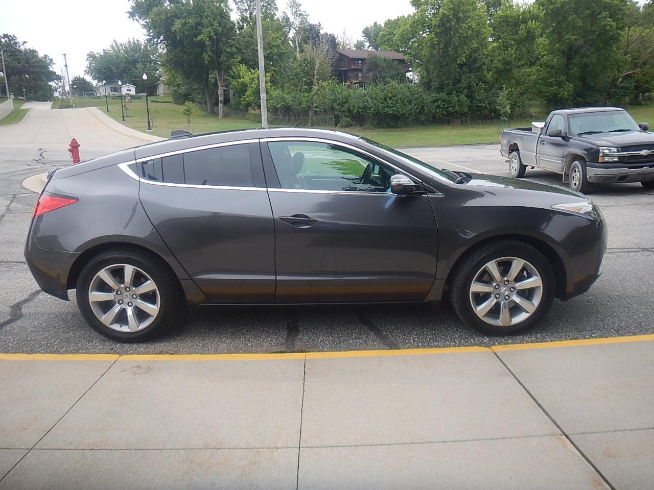 Acura ZDX 6-Spd AT w/Adv Pkg 2010
