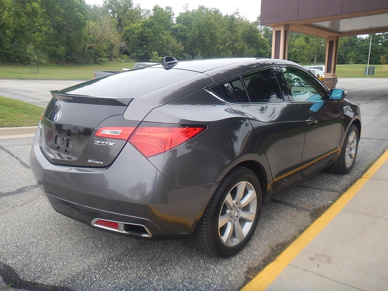 Acura ZDX 6-Spd AT w/Adv Pkg 2010
