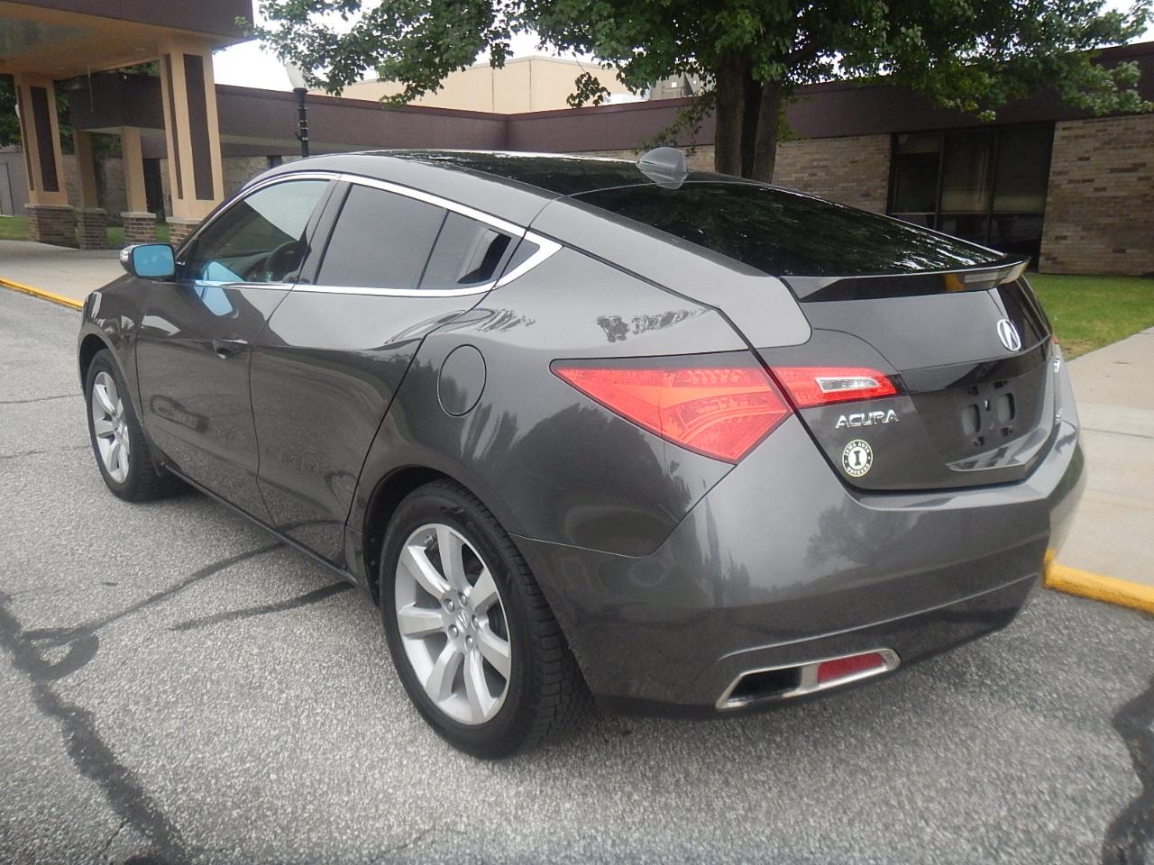 Acura ZDX 6-Spd AT w/Adv Pkg 2010