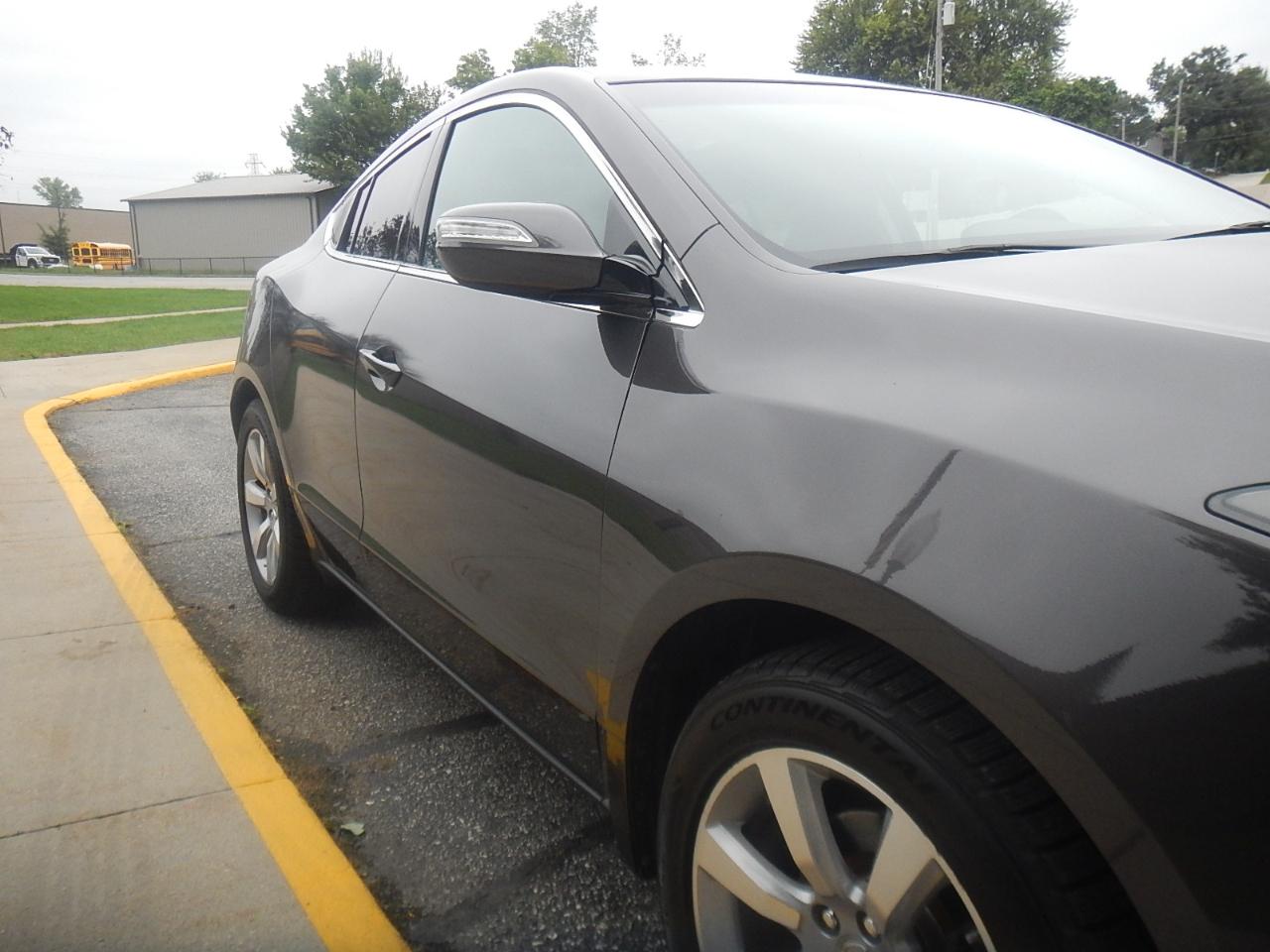 Acura ZDX 6-Spd AT w/Adv Pkg 2010