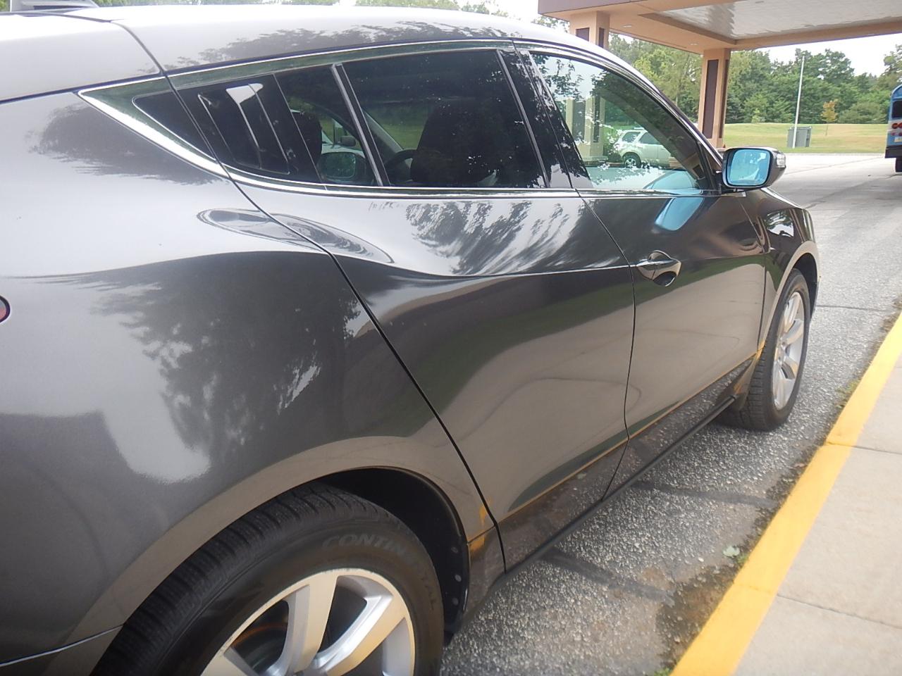 Acura ZDX 6-Spd AT w/Adv Pkg 2010