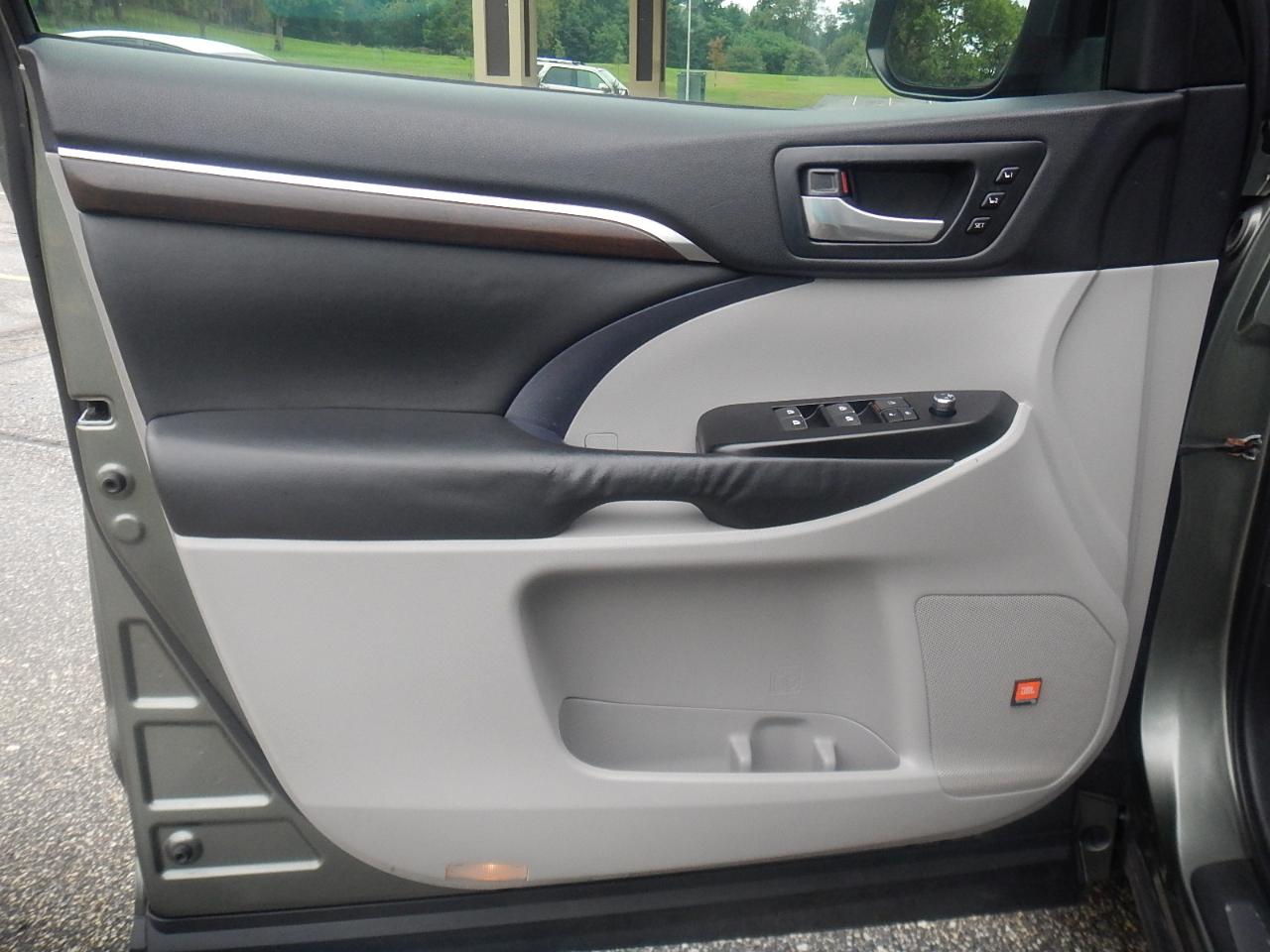 Toyota Highlander Limited AWD V6 2014