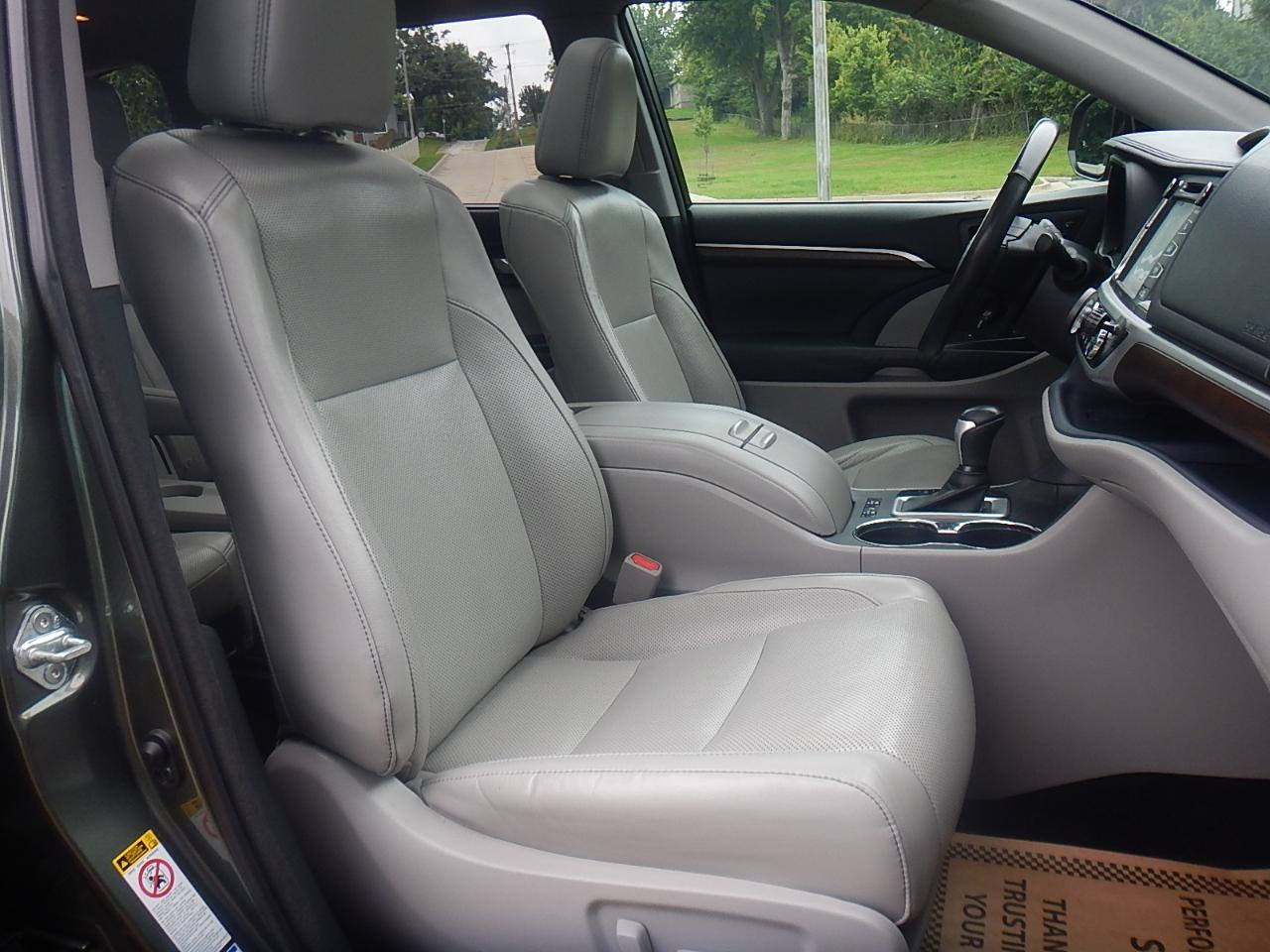 Toyota Highlander Limited AWD V6 2014