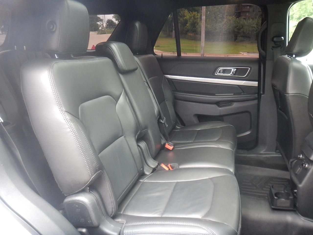 Ford Explorer XLT 4D SUV 4WD 2018