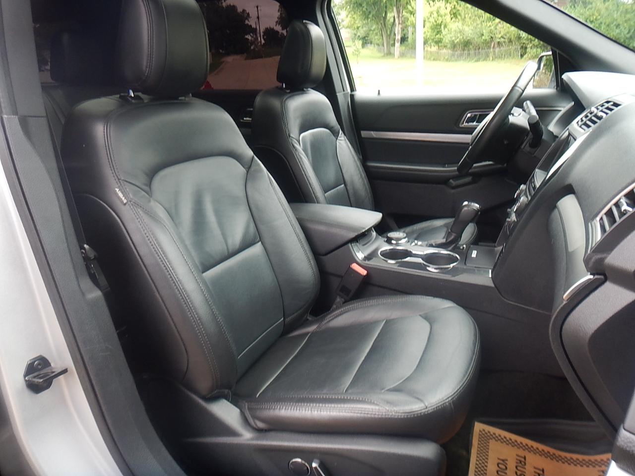 Ford Explorer XLT 4D SUV 4WD 2018