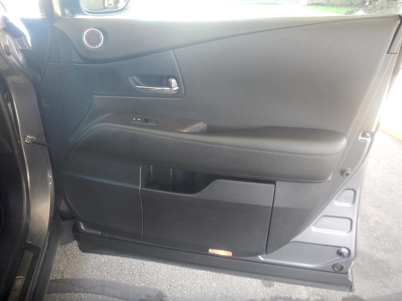 Lexus RX photo 24
