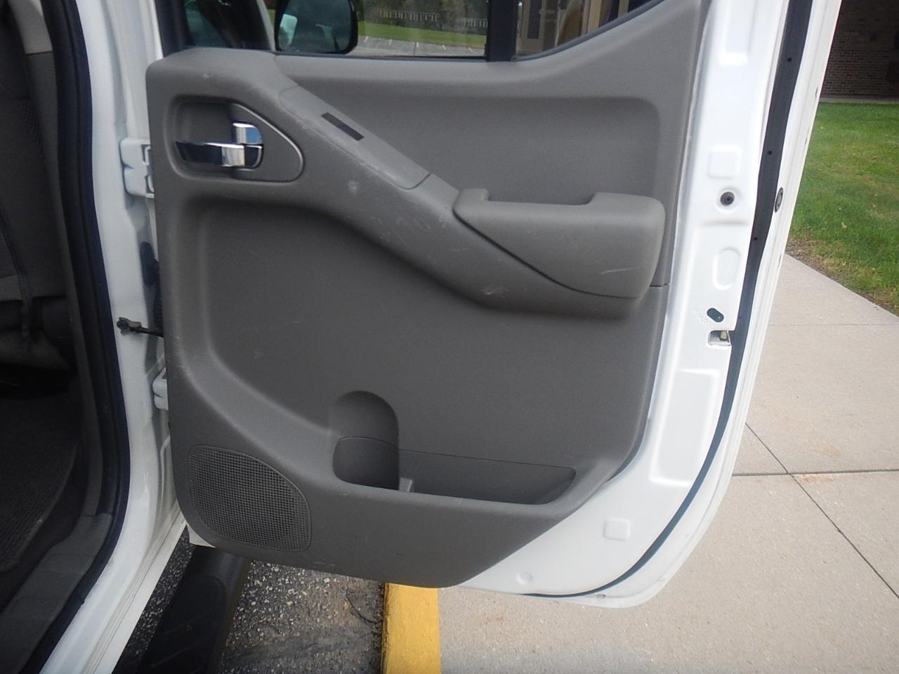 Nissan Frontier SV King Cab 4X4 V6 2019