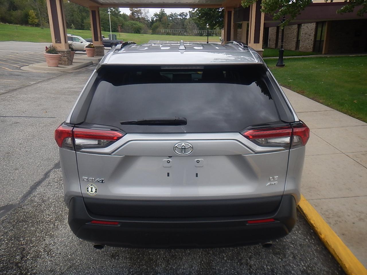 Toyota RAV4 LE AWD 2020