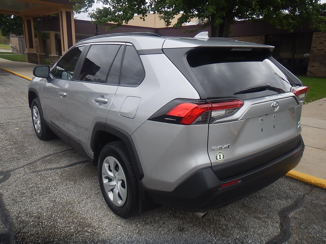 Toyota RAV4 LE AWD 2020