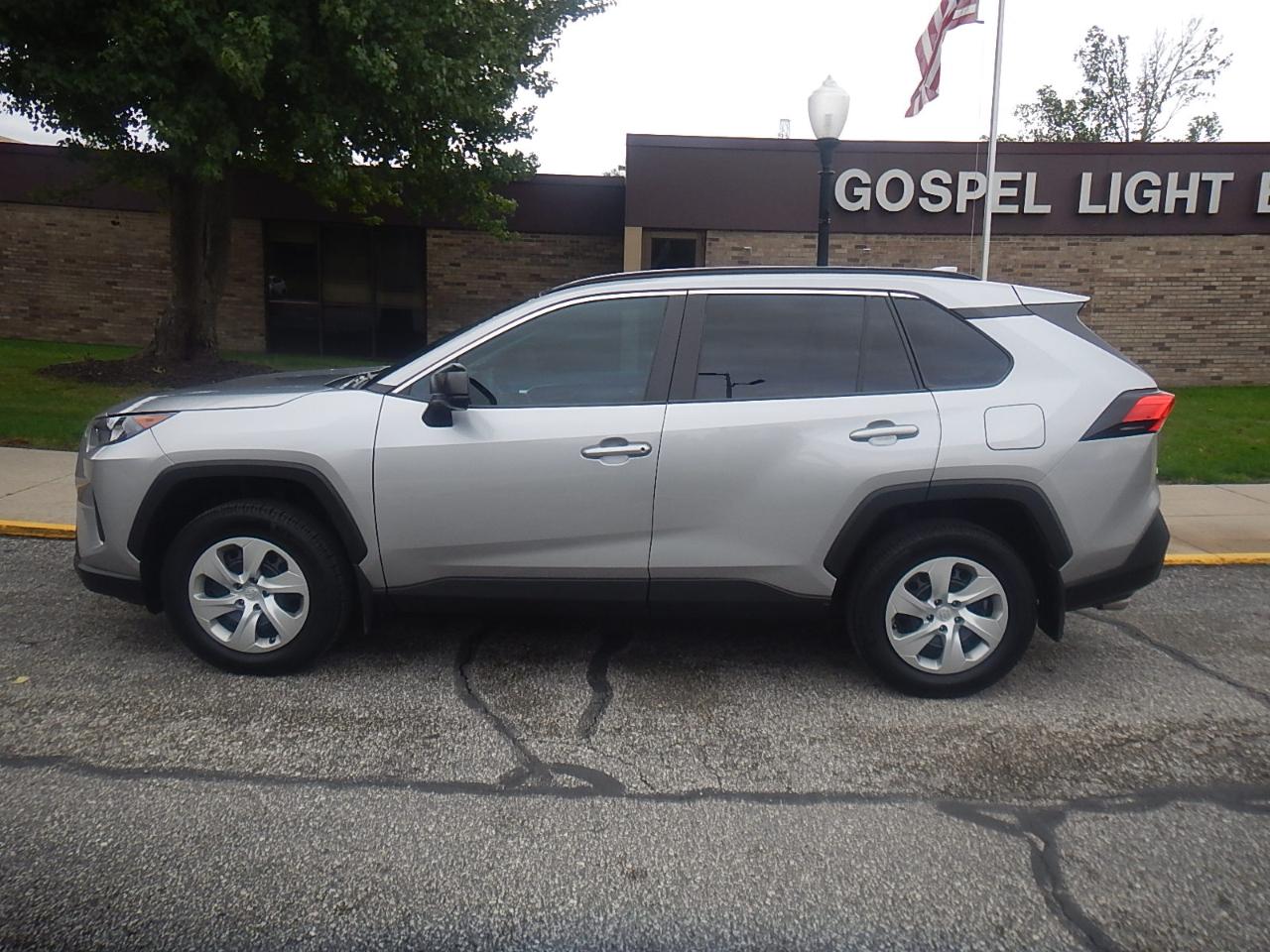 Toyota RAV4 LE AWD 2020