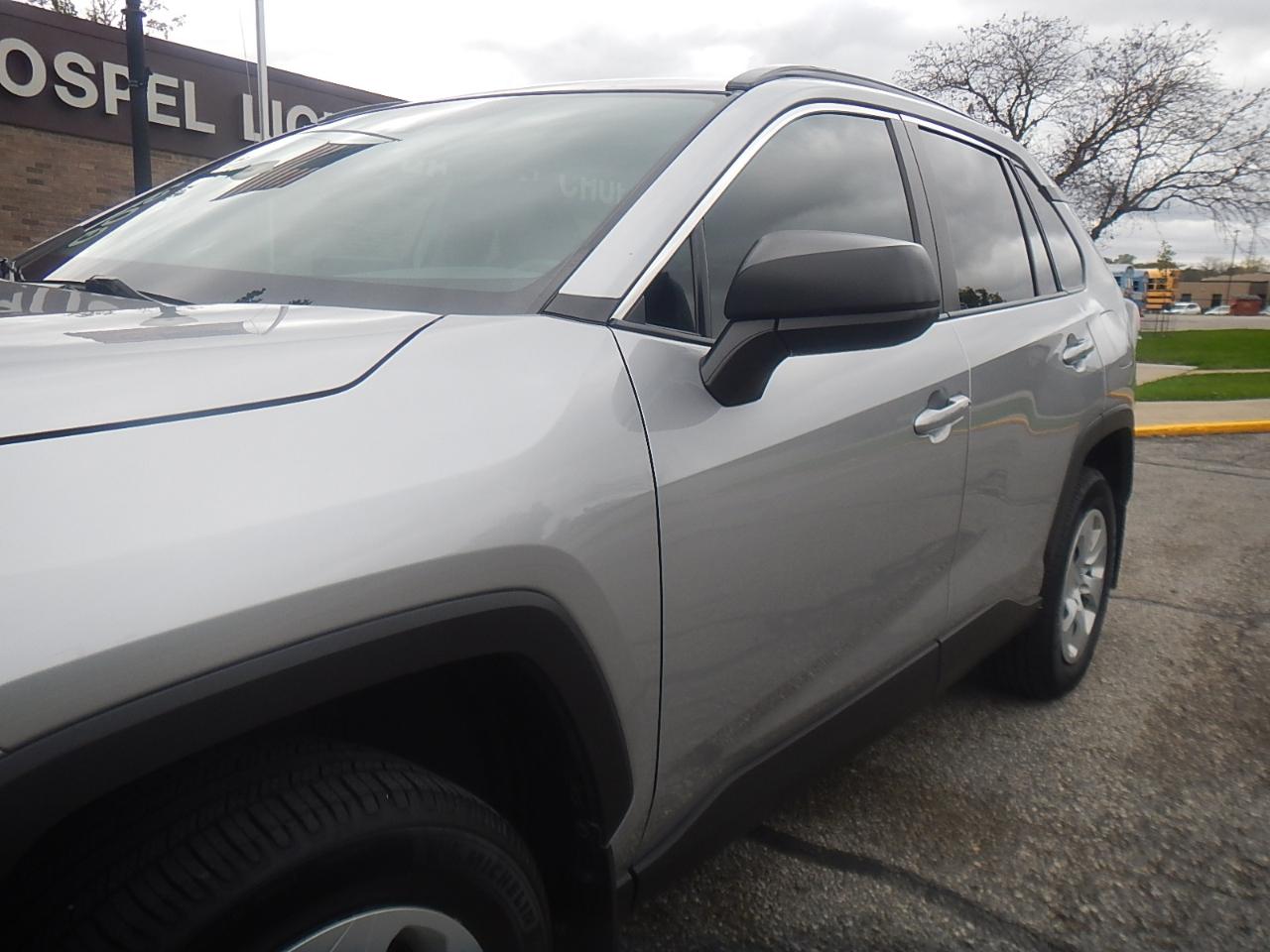 Toyota RAV4 LE AWD 2020