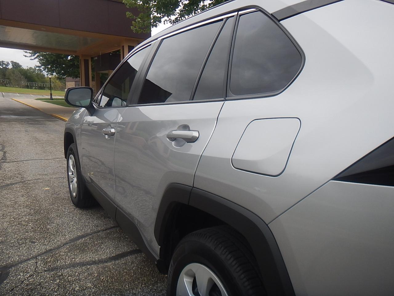 Toyota RAV4 LE AWD 2020