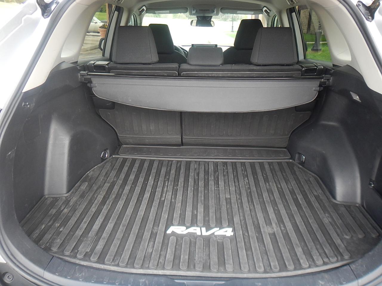 Toyota RAV4 LE AWD 2020