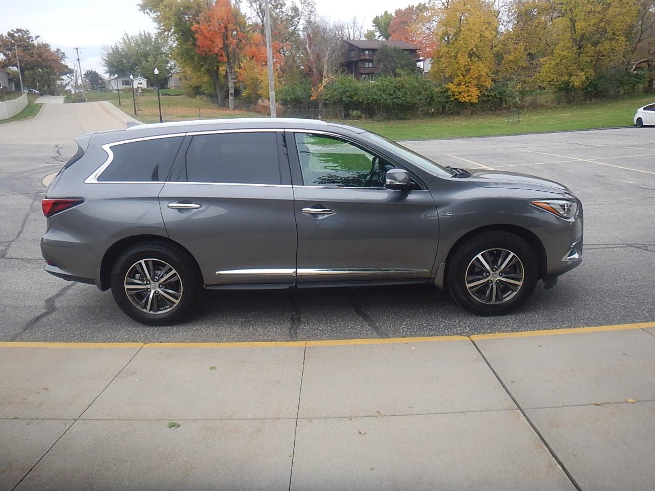 Infiniti QX60 Luxe 4D SUV AWD 2017