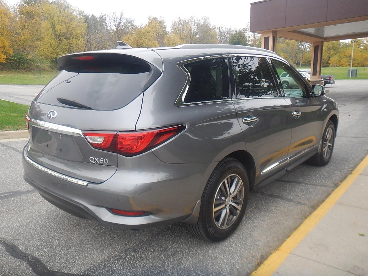 Infiniti QX60 Luxe 4D SUV AWD 2017
