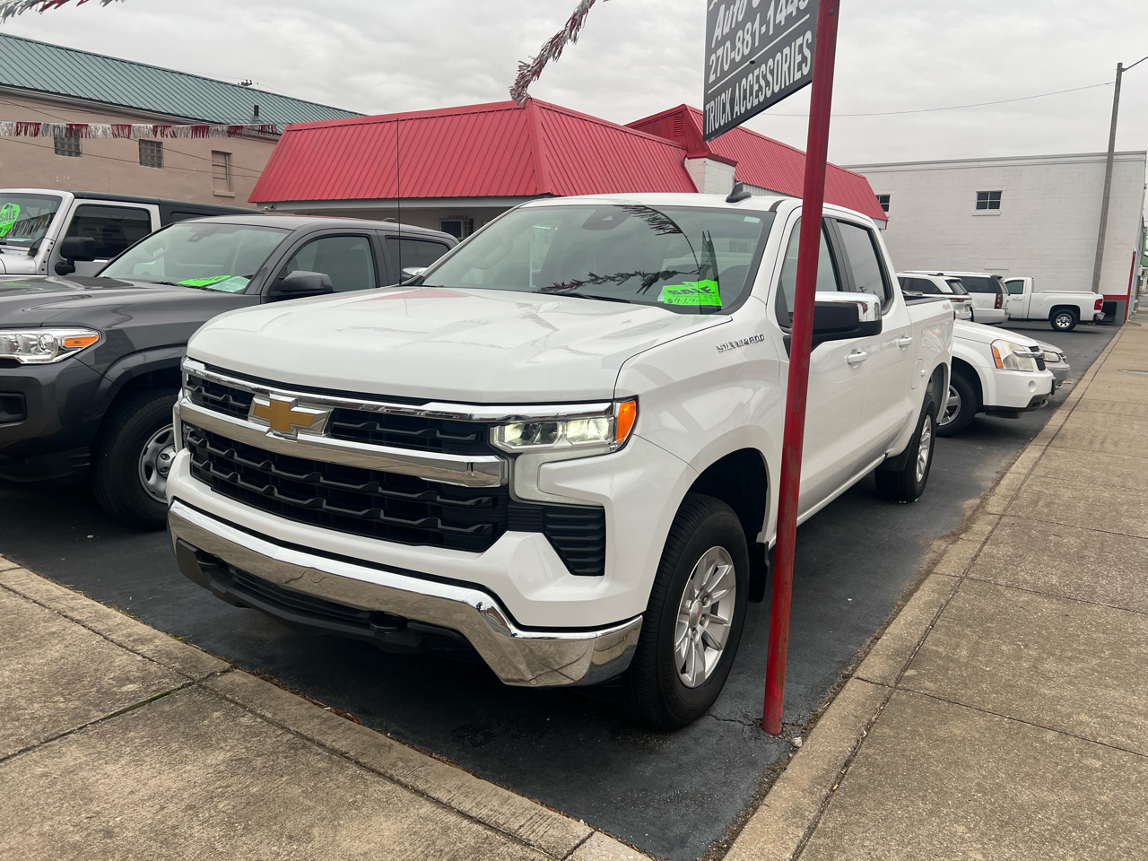 Chevrolet Silverado 1500 LT Crew Cab 4WD 2025