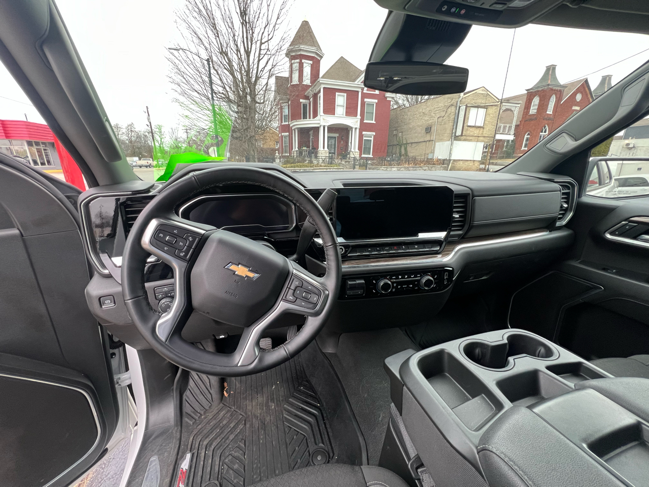 Chevrolet Silverado 1500 LT Crew Cab 4WD 2025