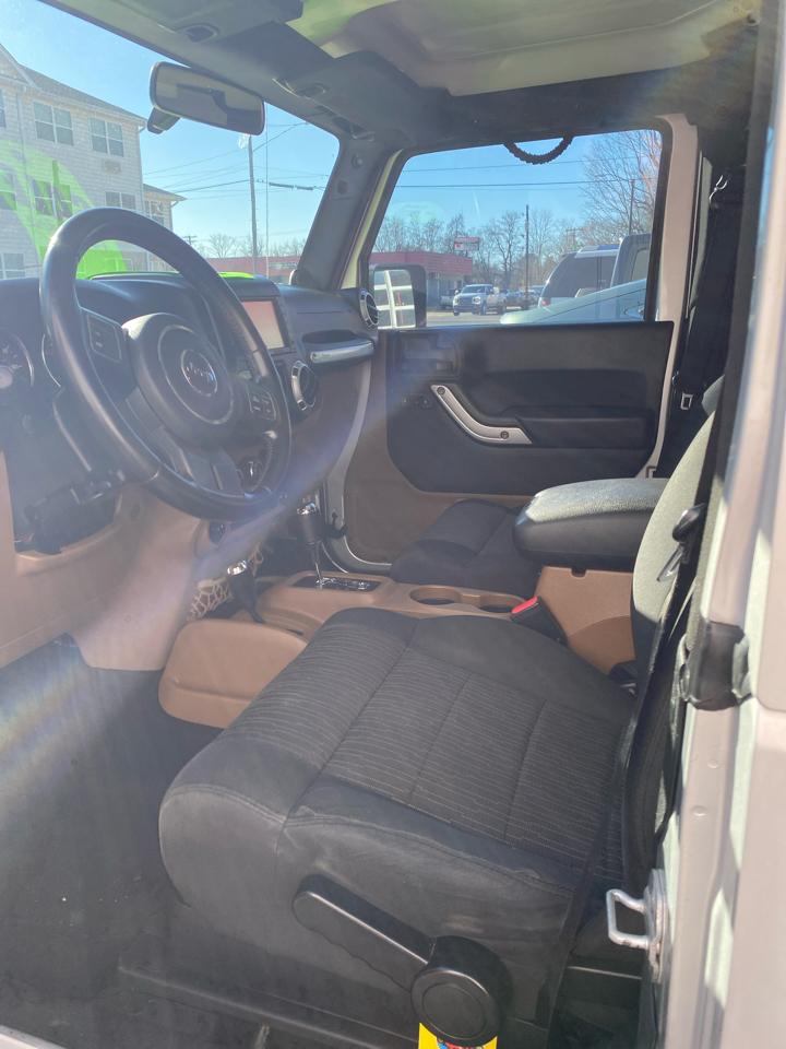 Jeep Wrangler Sahara 4WD 2012