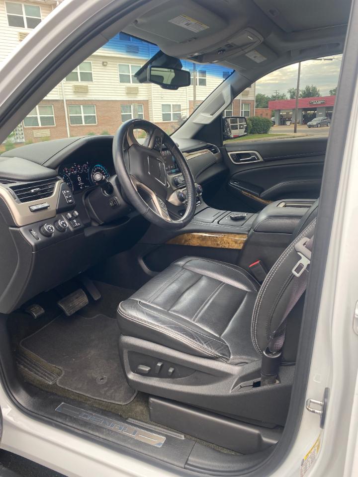 GMC Yukon XL Denali 4WD 2017