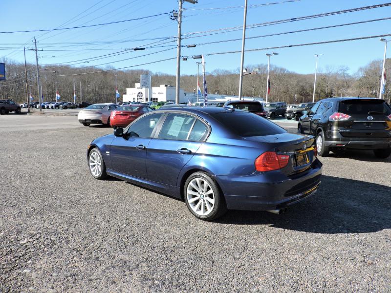 BMW 3-Series 328i xDrive 2011