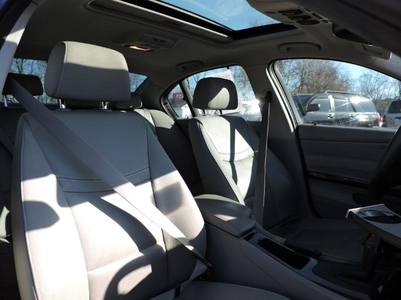 BMW 3-Series 328i xDrive 2011