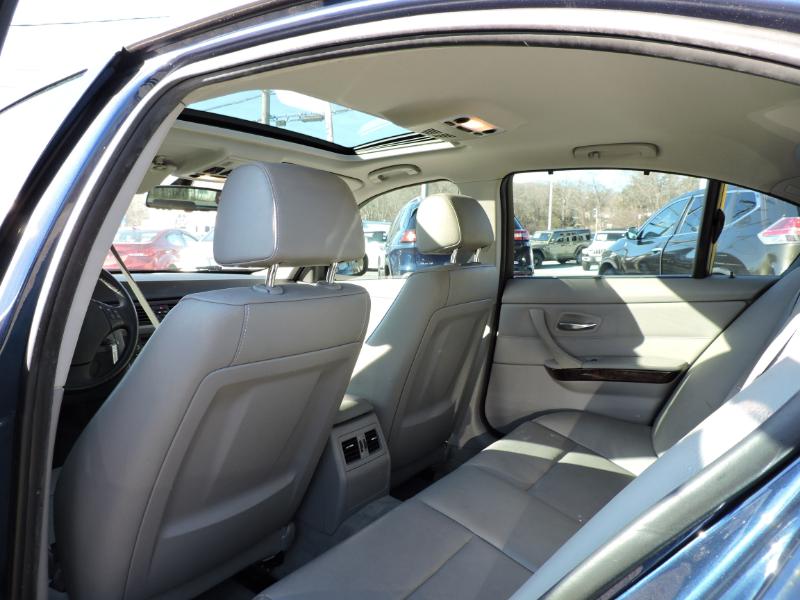 BMW 3-Series 328i xDrive 2011