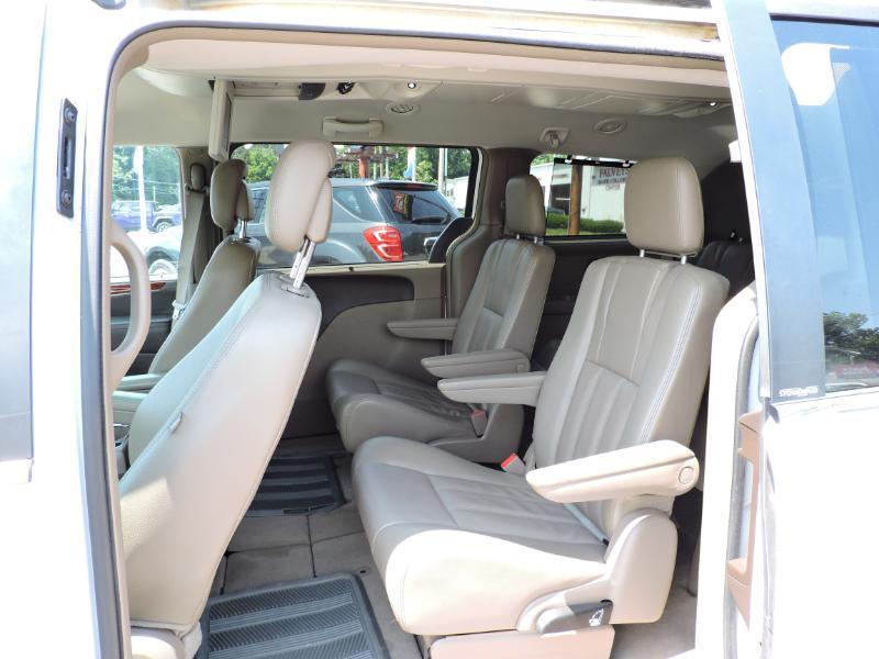 Chrysler Town & Country Touring 2014