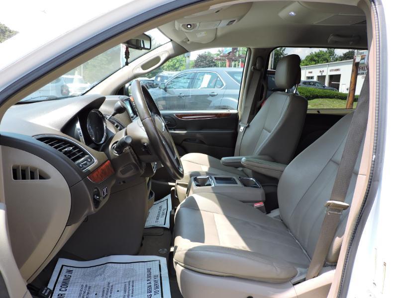 Chrysler Town & Country Touring 2014