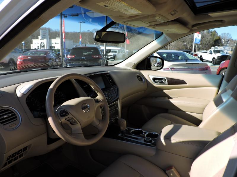 Nissan Pathfinder S 4WD 2014