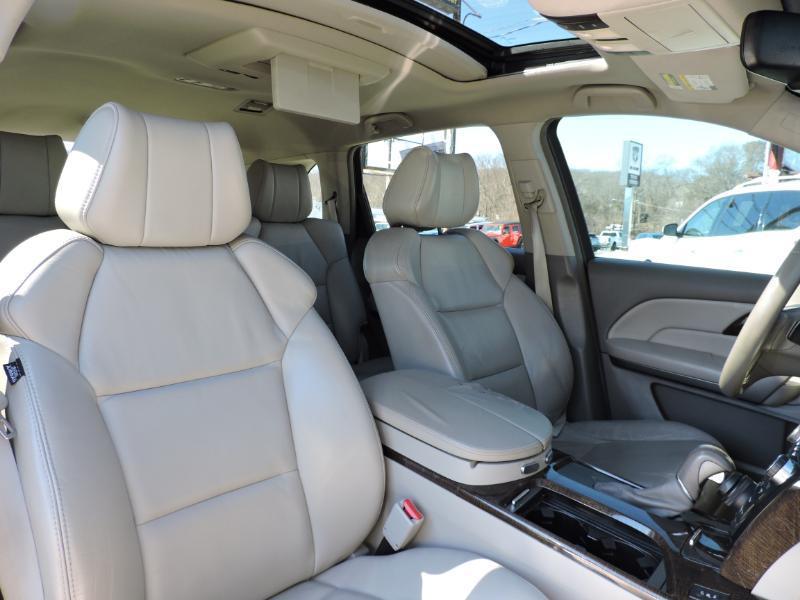 Acura MDX 6-Spd AT w/Tech and Entertainment Package 2011