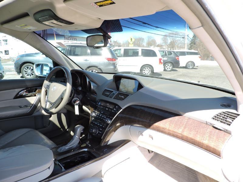 Acura MDX 6-Spd AT w/Tech and Entertainment Package 2011