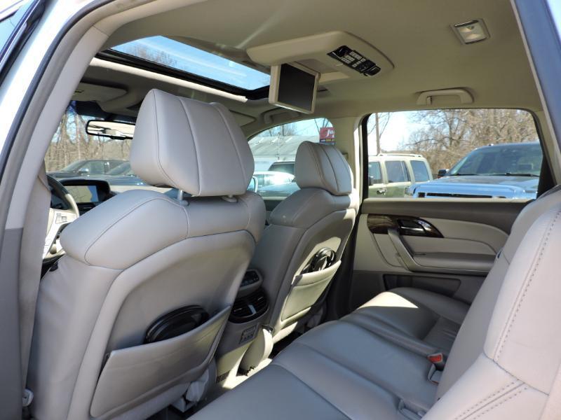 Acura MDX 6-Spd AT w/Tech and Entertainment Package 2011