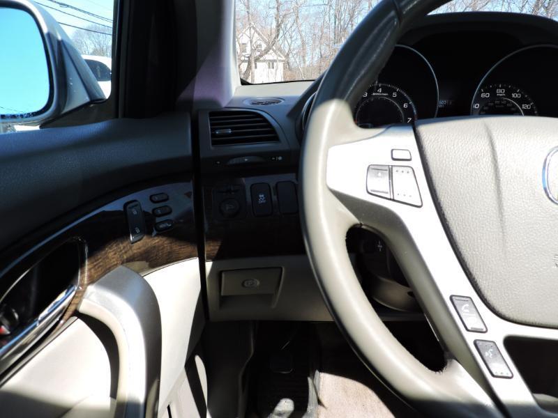 Acura MDX 6-Spd AT w/Tech and Entertainment Package 2011