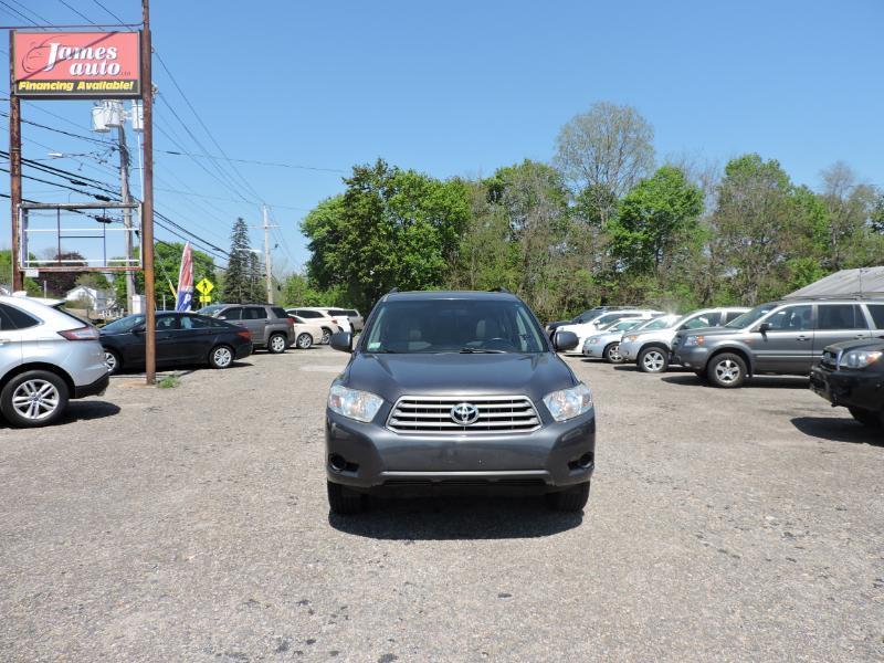 Toyota Highlander Base 4WD 2010