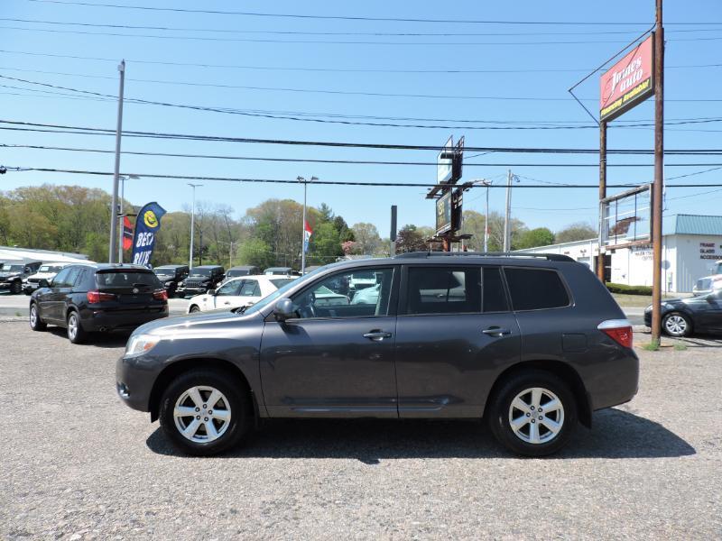 Toyota Highlander Base 4WD 2010
