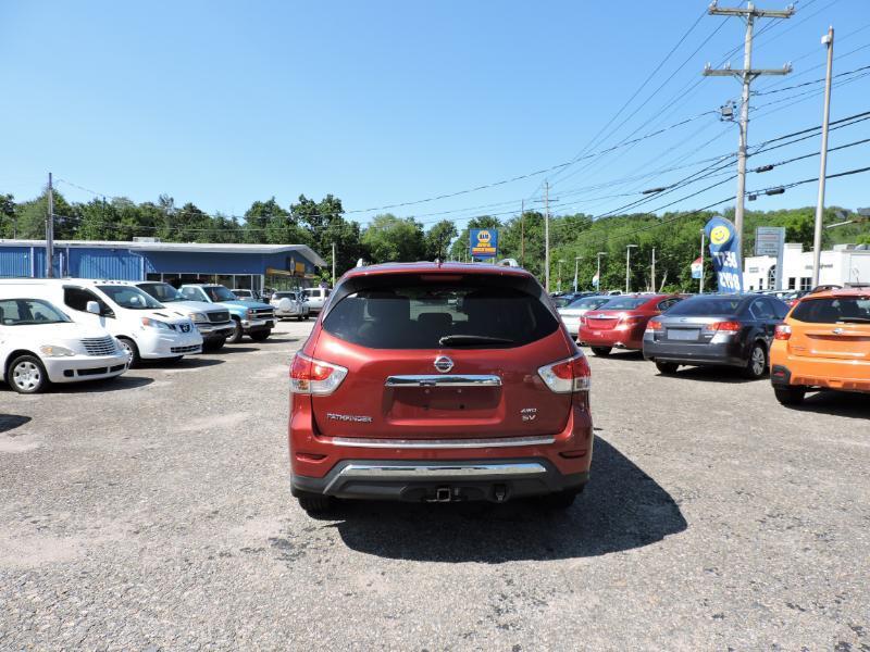 Nissan Pathfinder Platinum 4WD 2016