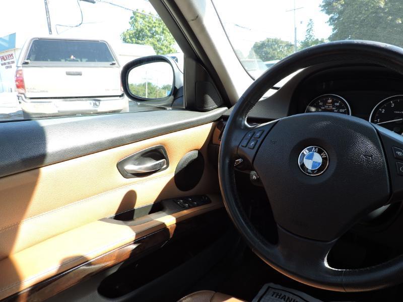 BMW 3-Series 328i xDrive SA 2011
