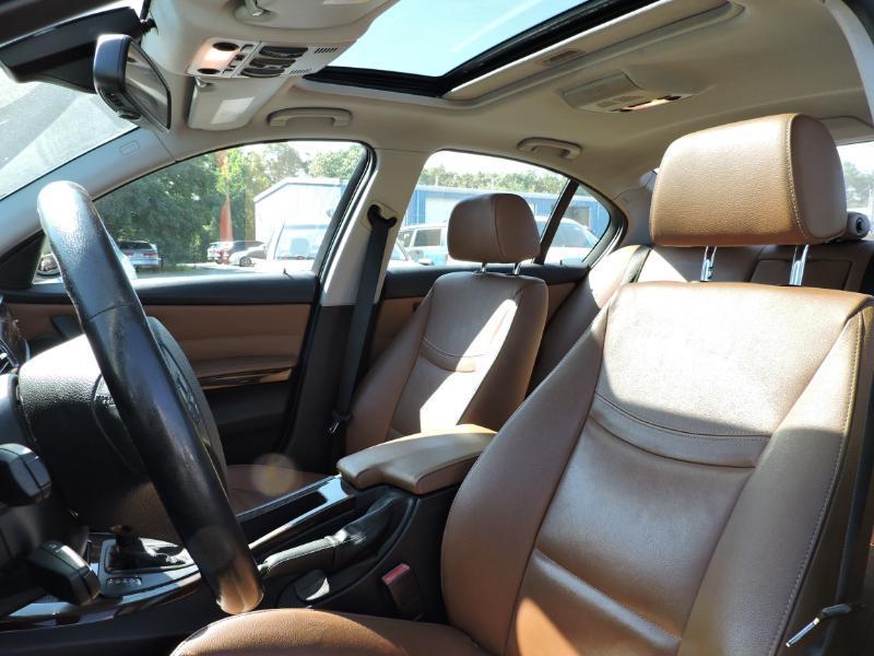 BMW 3-Series 328i xDrive SA 2011