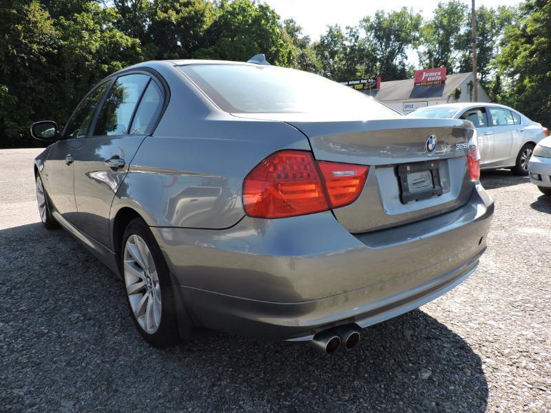BMW 3-Series 328i xDrive SA 2011
