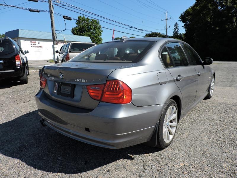 BMW 3-Series 328i xDrive SA 2011