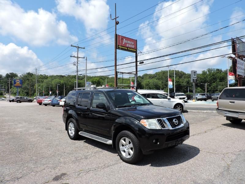 Nissan Pathfinder LE 2WD 2011