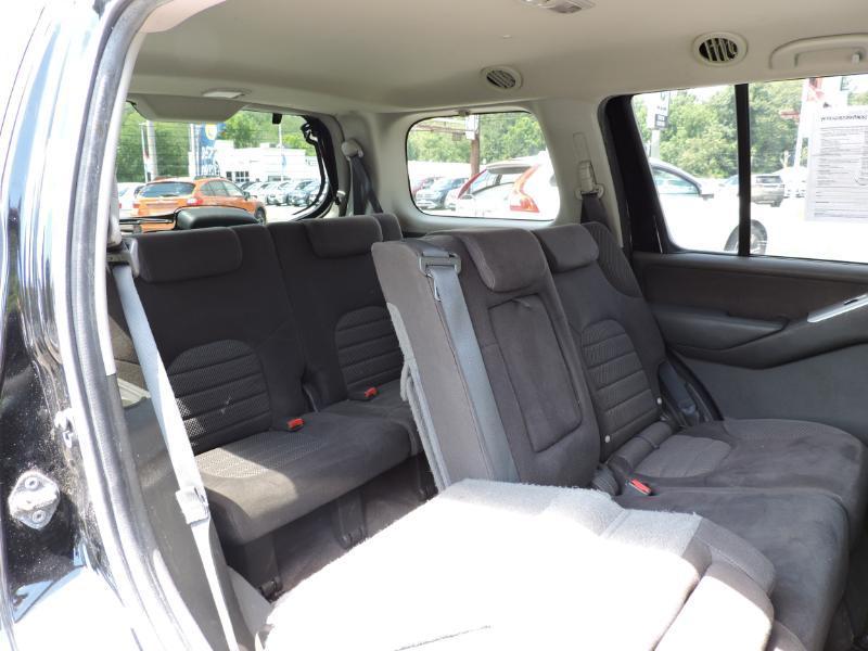 Nissan Pathfinder LE 2WD 2011