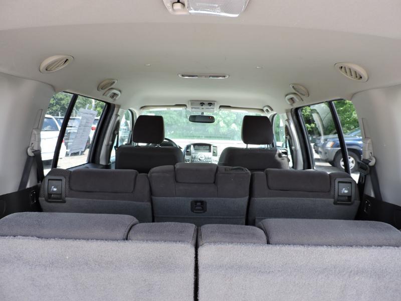 Nissan Pathfinder LE 2WD 2011
