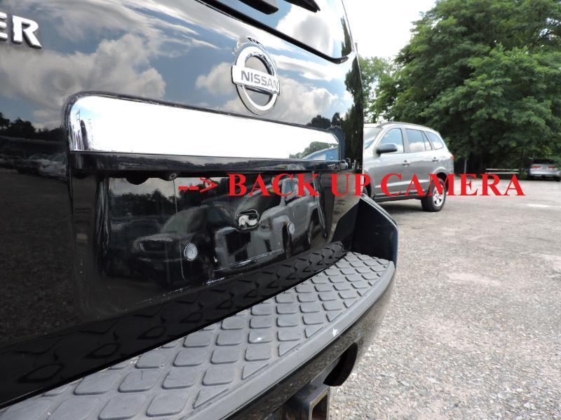 Nissan Pathfinder LE 2WD 2011