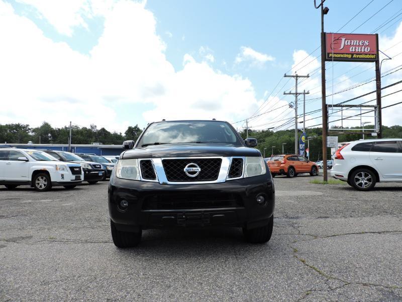 Nissan Pathfinder LE 2WD 2011