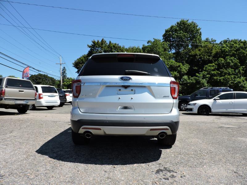 Ford Explorer XLT 4WD 2017