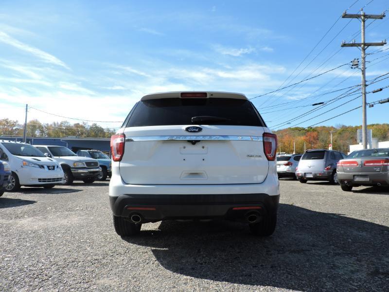 Ford Explorer Base FWD 2016