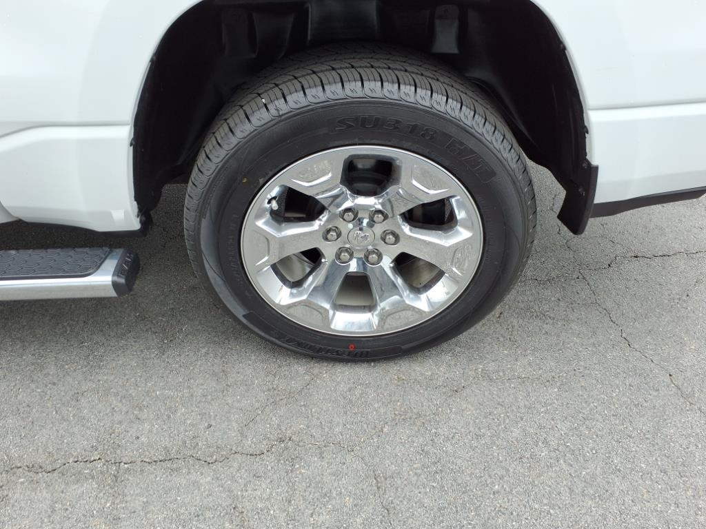 RAM 1500 Lone Star 4x2 Crew Cab 5'7" Box 2021 RAM 1500 Lone Star 4x2 Crew Cab 5'7" Box 2021